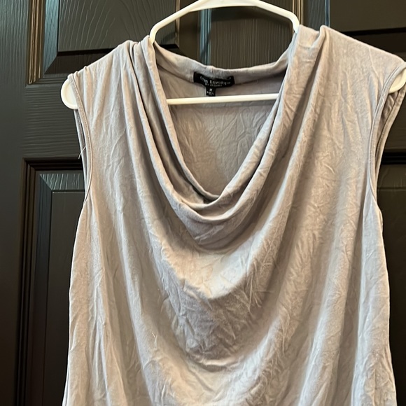 Green envelope Tshirt - Picture 2 of 5